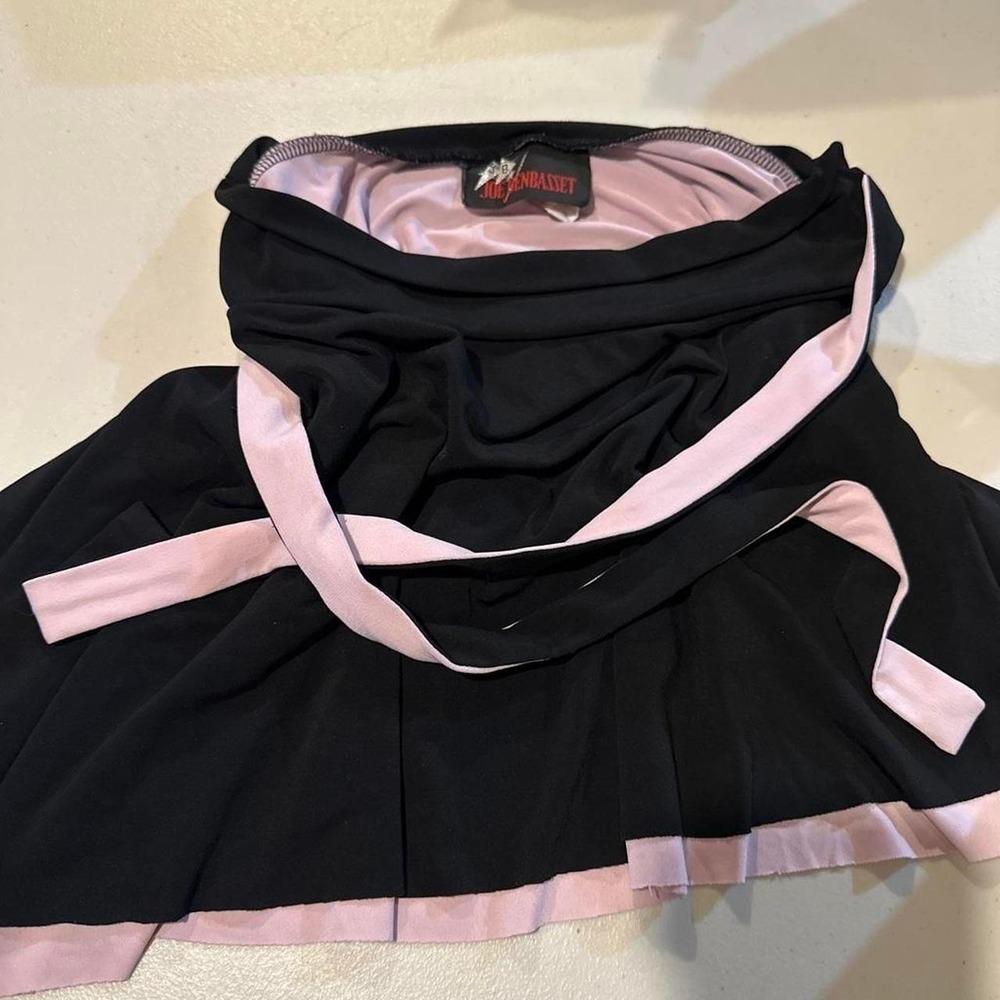A vintage-style black and pink pleated skirt Joe Benbasset Size Small